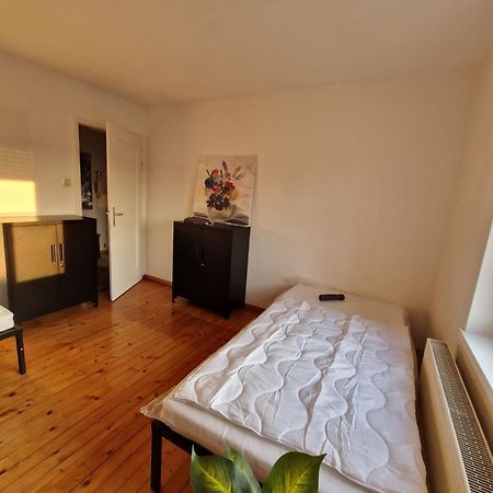 Schoene Wohnung Mit 6 Einzelbetten, Geeignet Fuer Monteure Winnenden Exterior foto