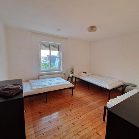 Schoene Wohnung Mit 6 Einzelbetten, Geeignet Fuer Monteure Winnenden Exterior foto