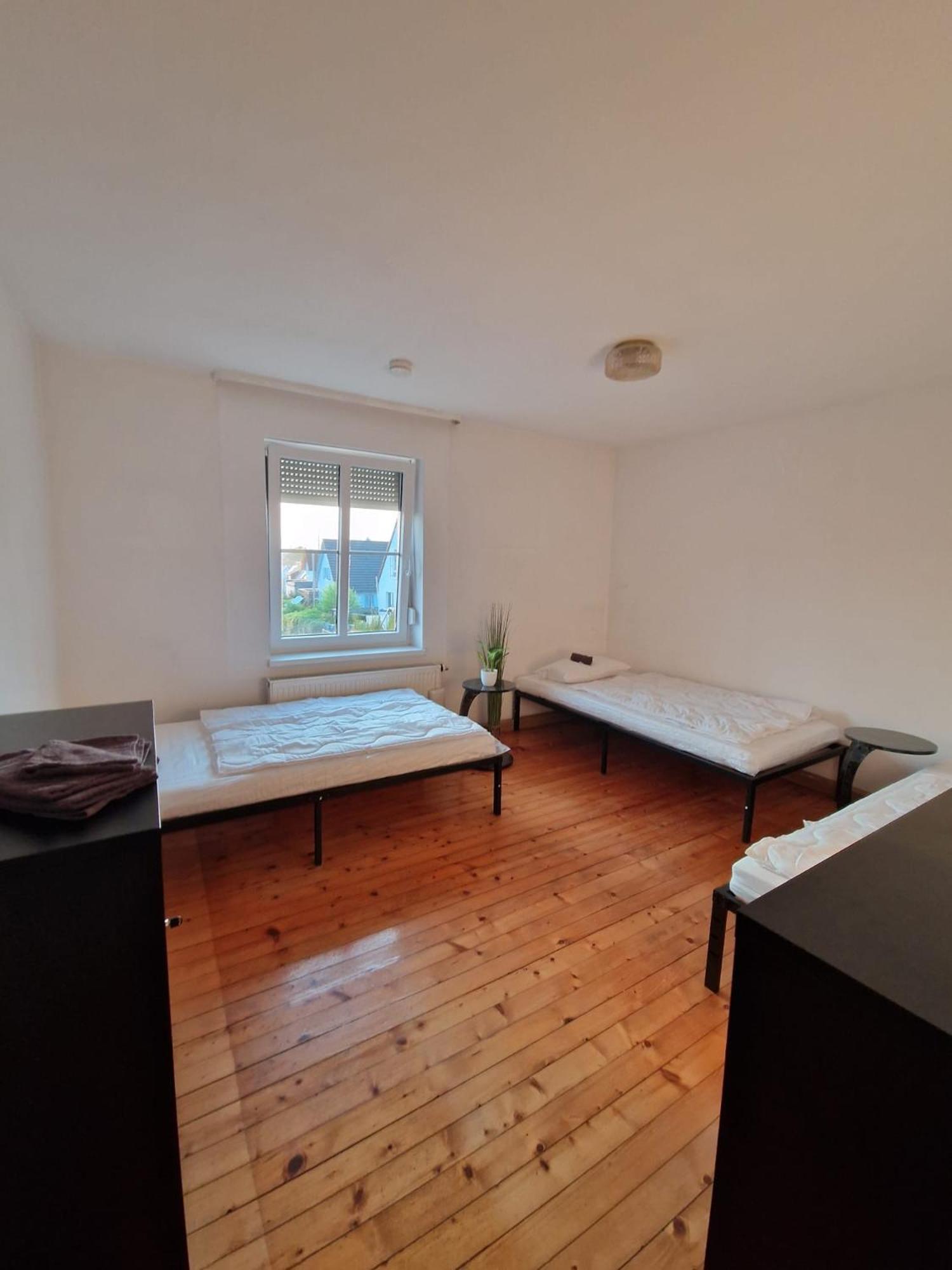 Schoene Wohnung Mit 6 Einzelbetten, Geeignet Fuer Monteure Winnenden Exterior foto